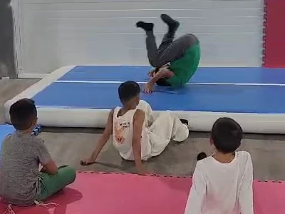 אקרובטיקה לבנים