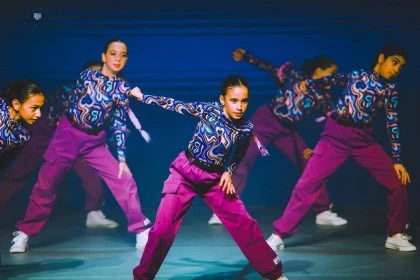 מופע אקרודאנס