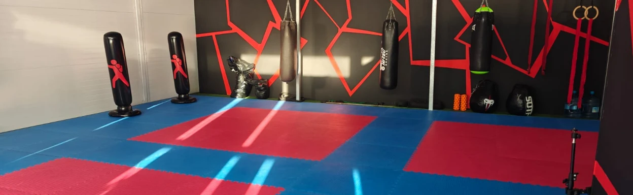 אולם איגרוף תאילנדי והגנה עצמית