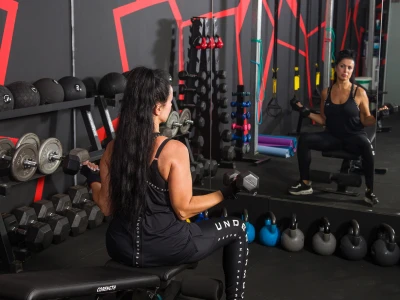 תרגילי כוח באימוני כושר ו-TRX